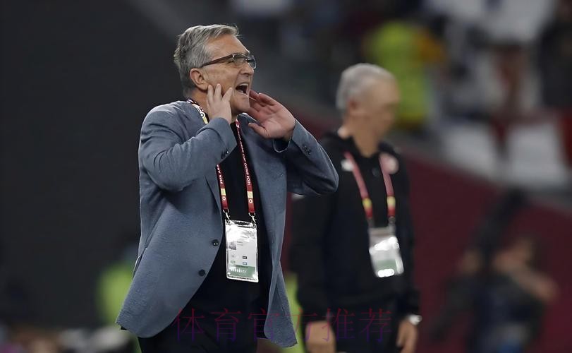 中国足协24日宣布：决定终止与卡马乔合作